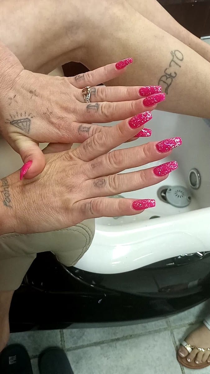 Tip Top Nails, photo 3