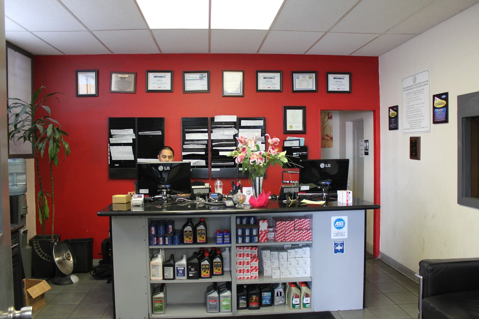 The Garage, photo 3