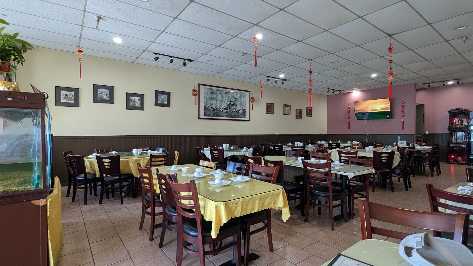 Taisan Huakee Restaurant 利桦饭店