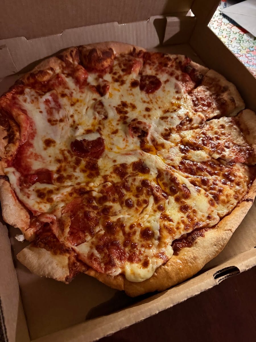 Guys Pizza 24