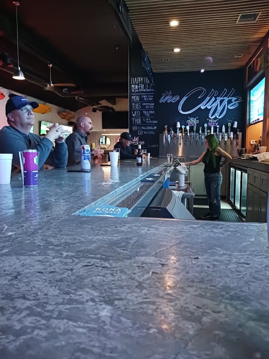 The Cliffs Bar, photo 3