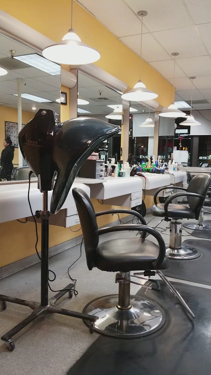 Mi Pueblito Beauty Salon, photo 3