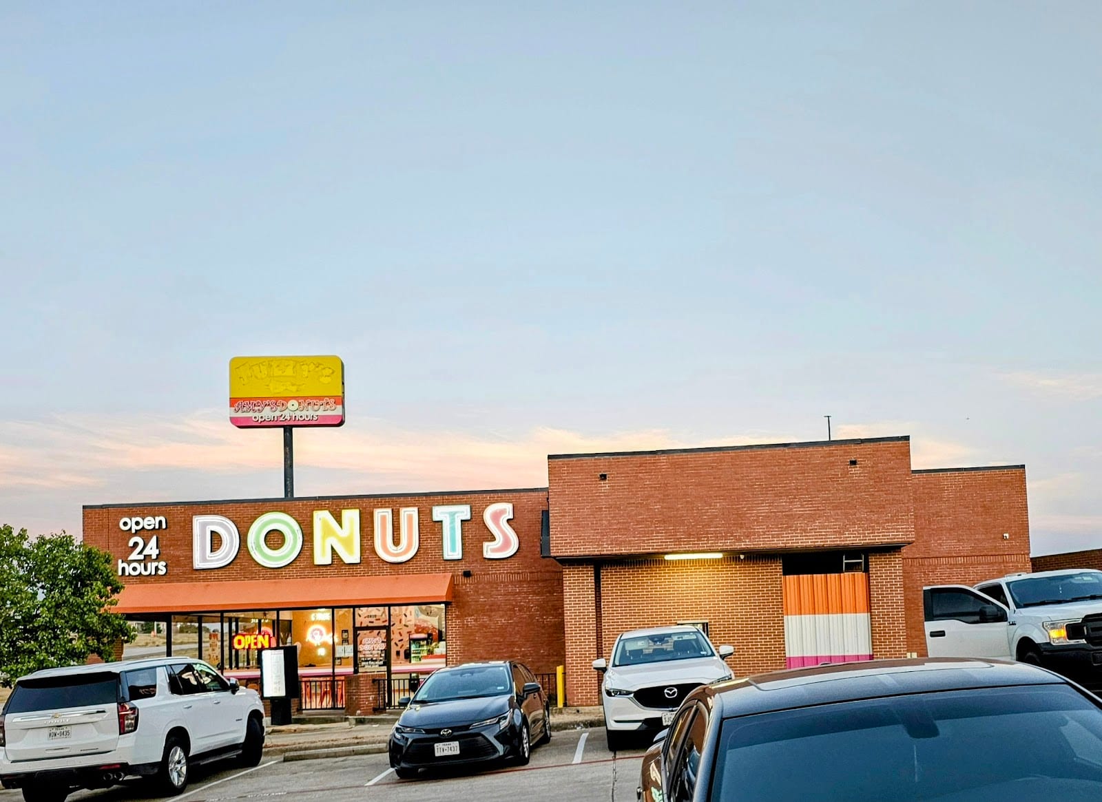 Amy's Donuts, photo 2