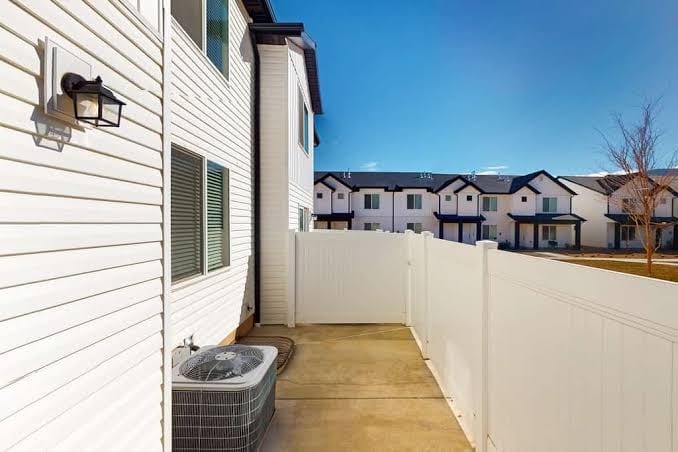 3BD/2BA Sleeps 8 stylish new build within 90 minutes of 3 National Parks!