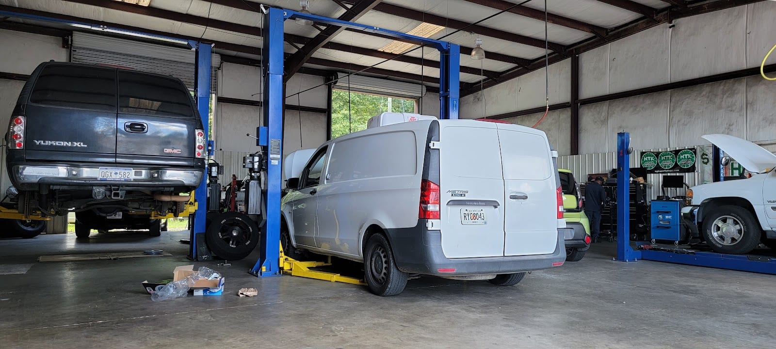 Lee's Friendly Auto Repairs, photo 2