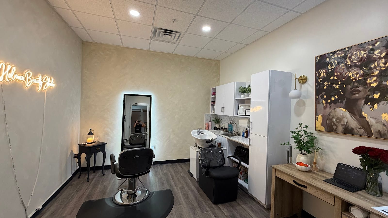 Ariana Holman Beauty Studio, photo 2