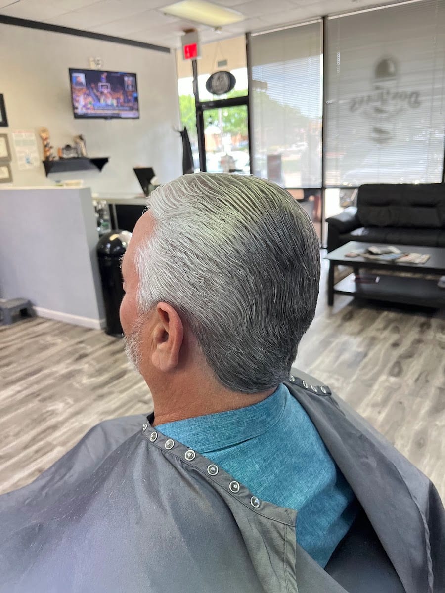 Don Juan's Barbershop, photo 3