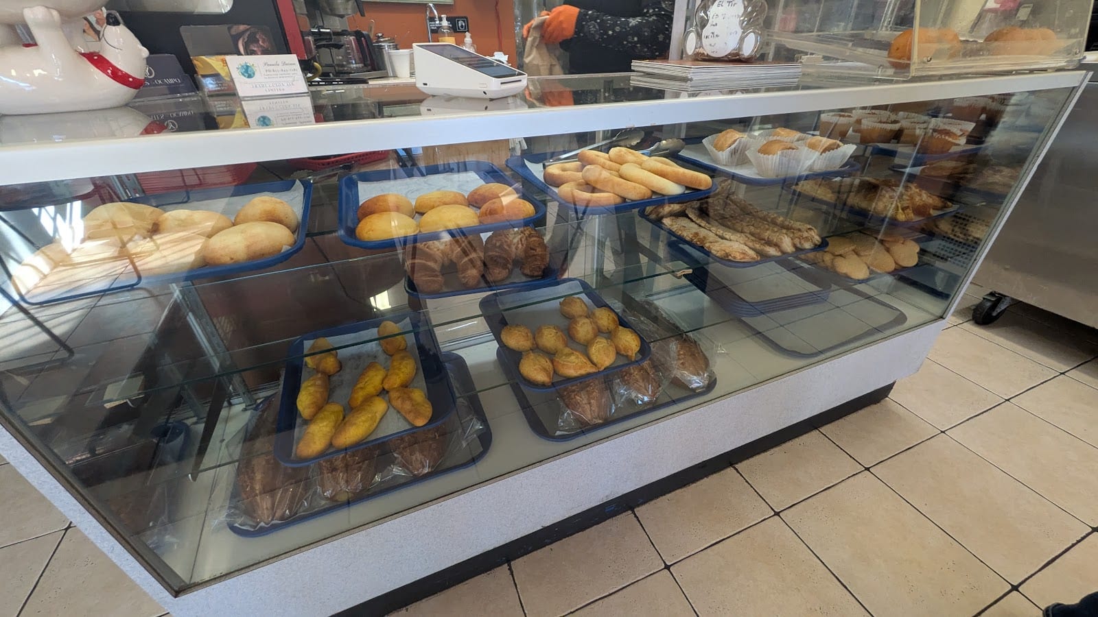 El Trigal Bakery & Restaurant, photo 4