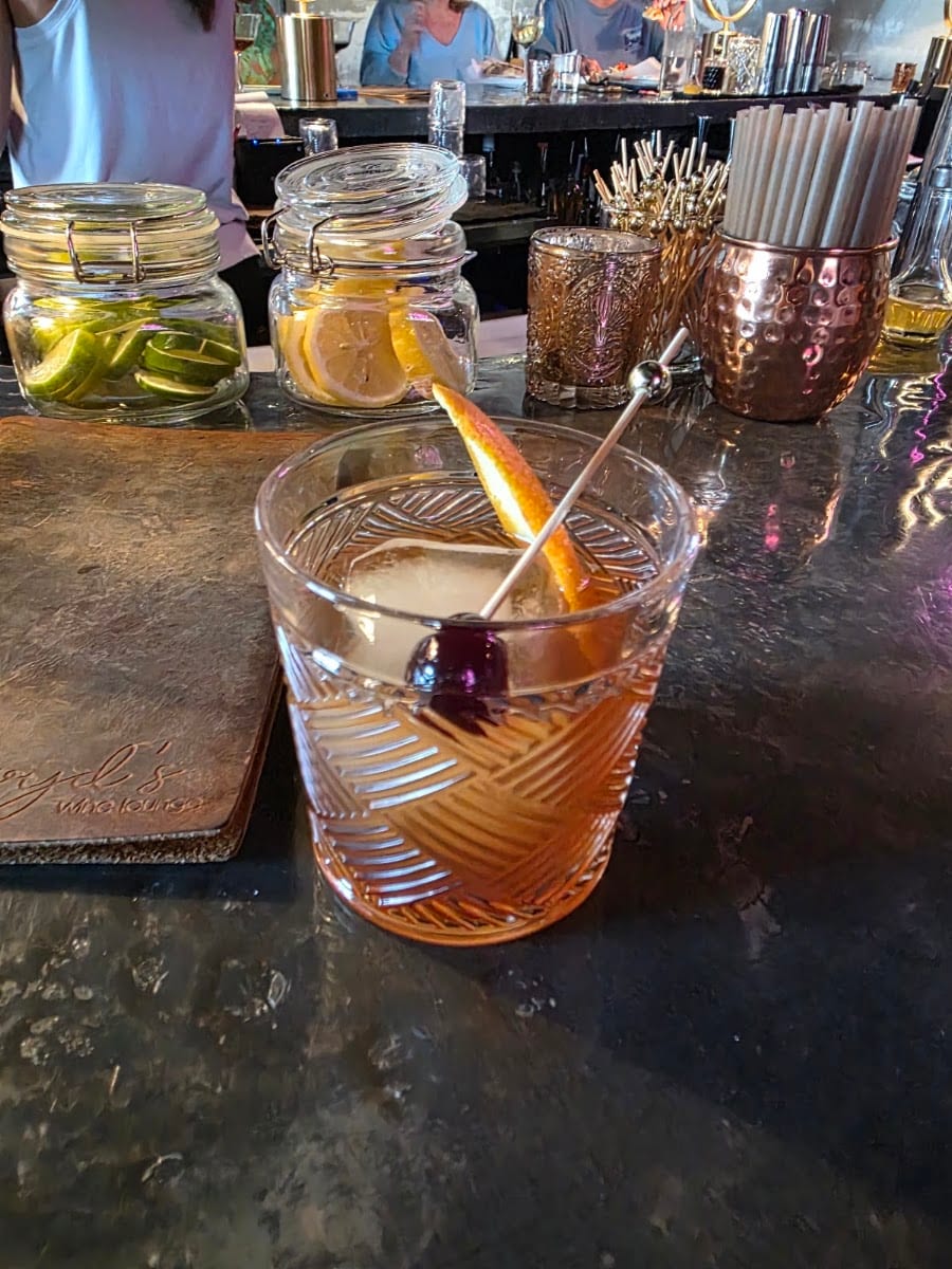 Floyd's Lounge