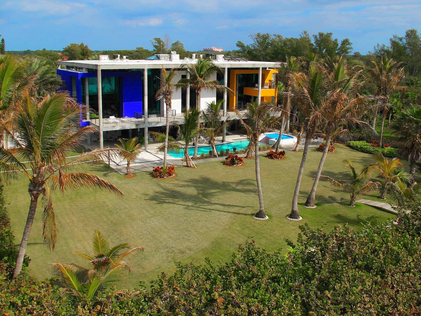 Distinct Contracting