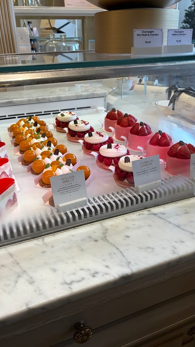 Angelique Café
