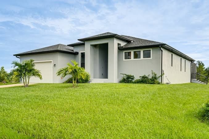 Waterfront, gated community, heated pool spa, boat lift, Gulf access, home gym