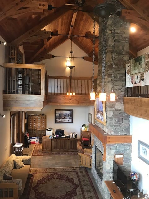 RE/MAX Mountain Brokers, photo 2