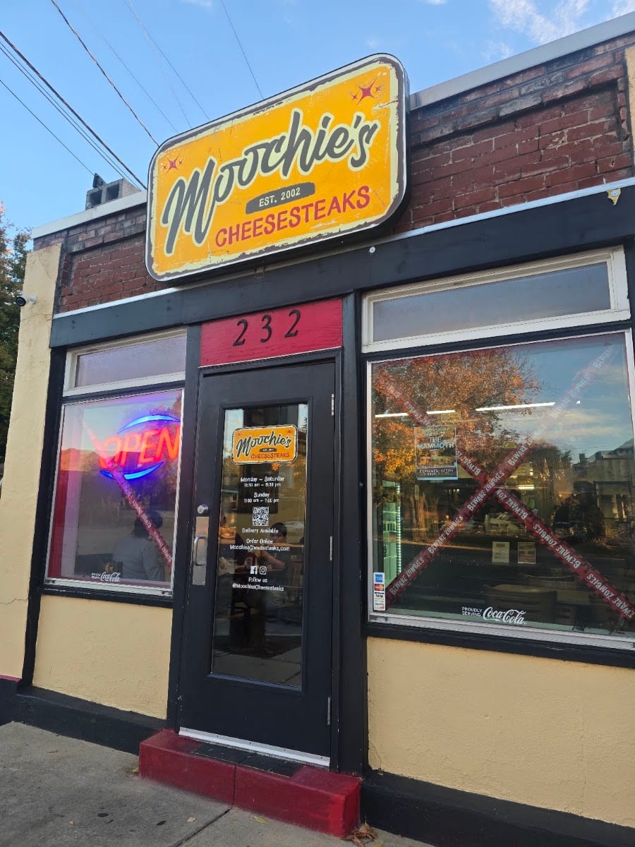 Moochie's Cheesesteaks