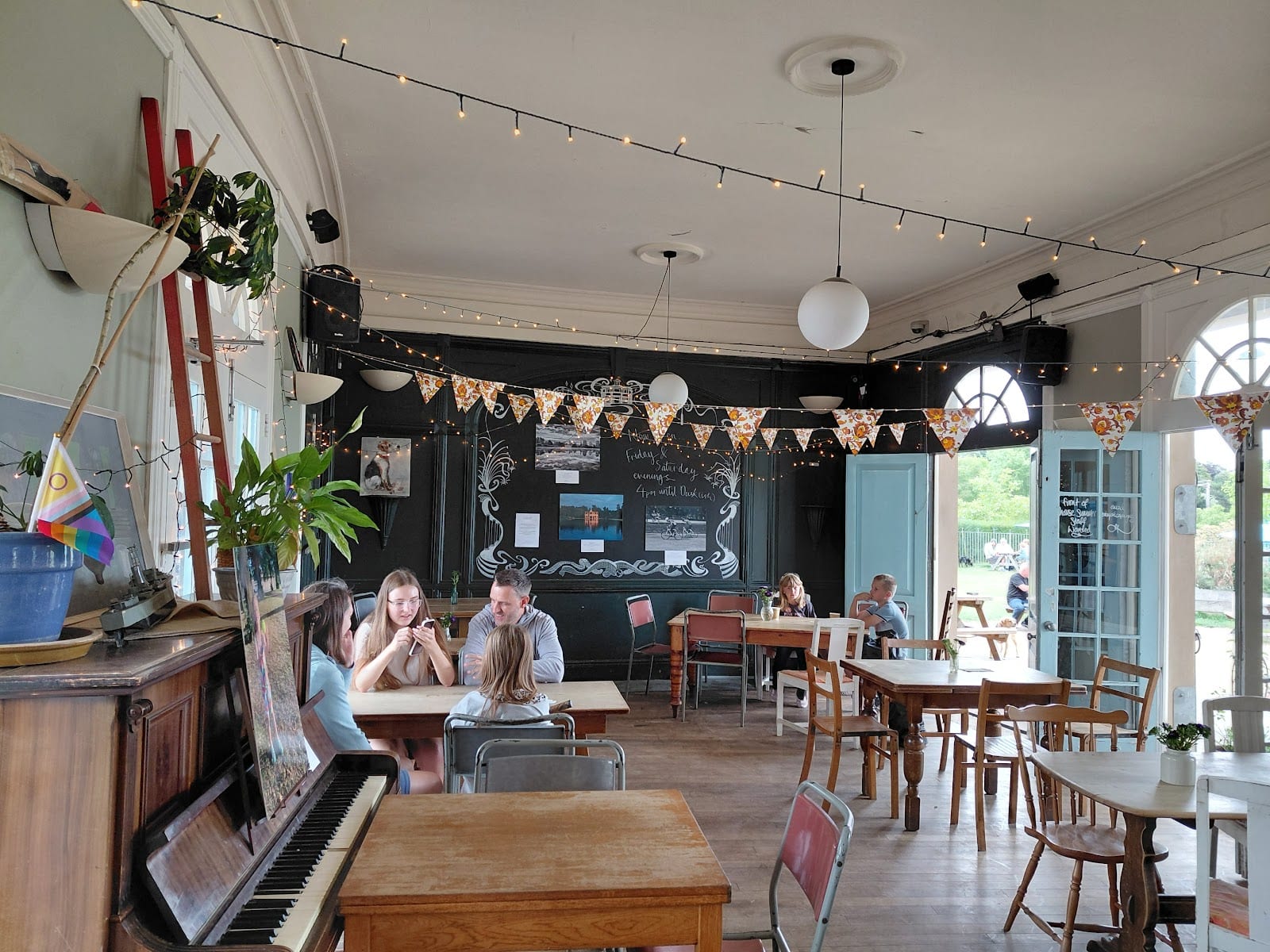 Eaton Park Café