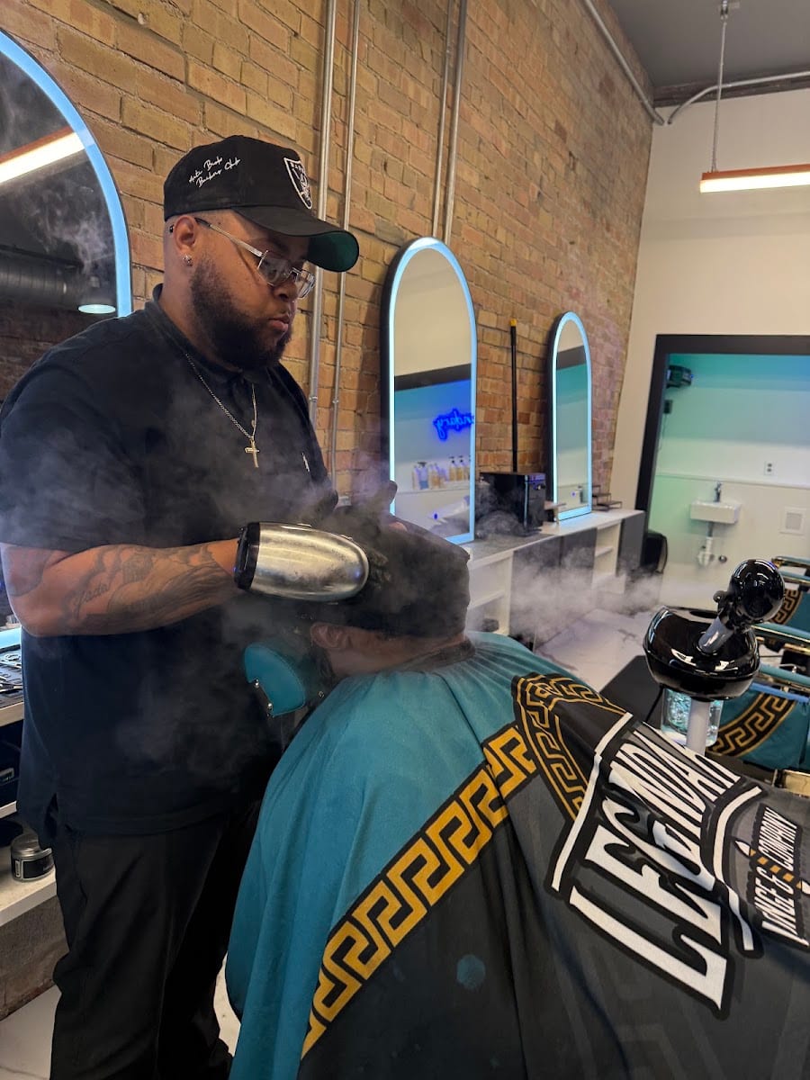 Legendary Lounge and Co. Barbershop, photo 2