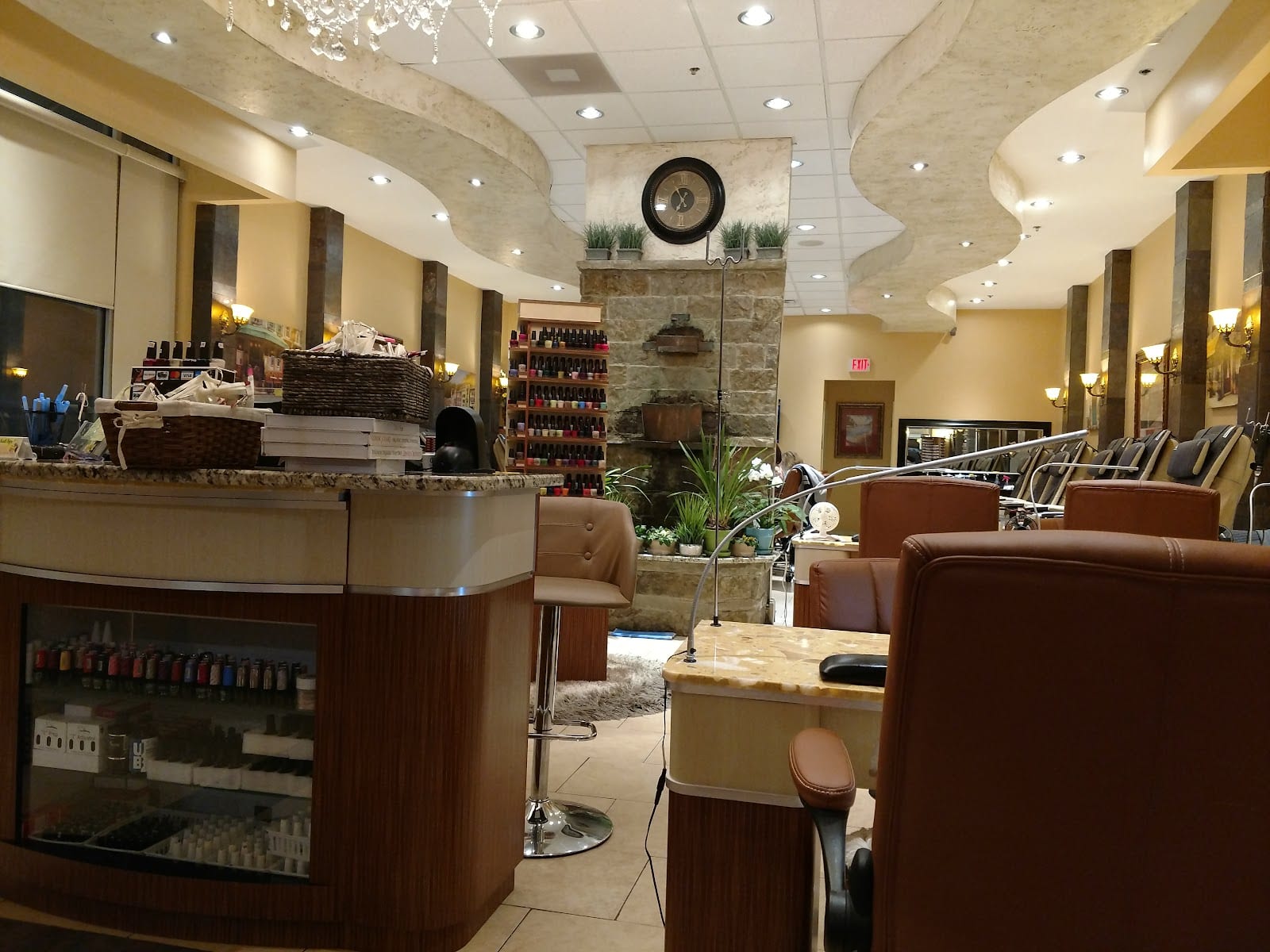 Luxury Nail Spa, photo 4