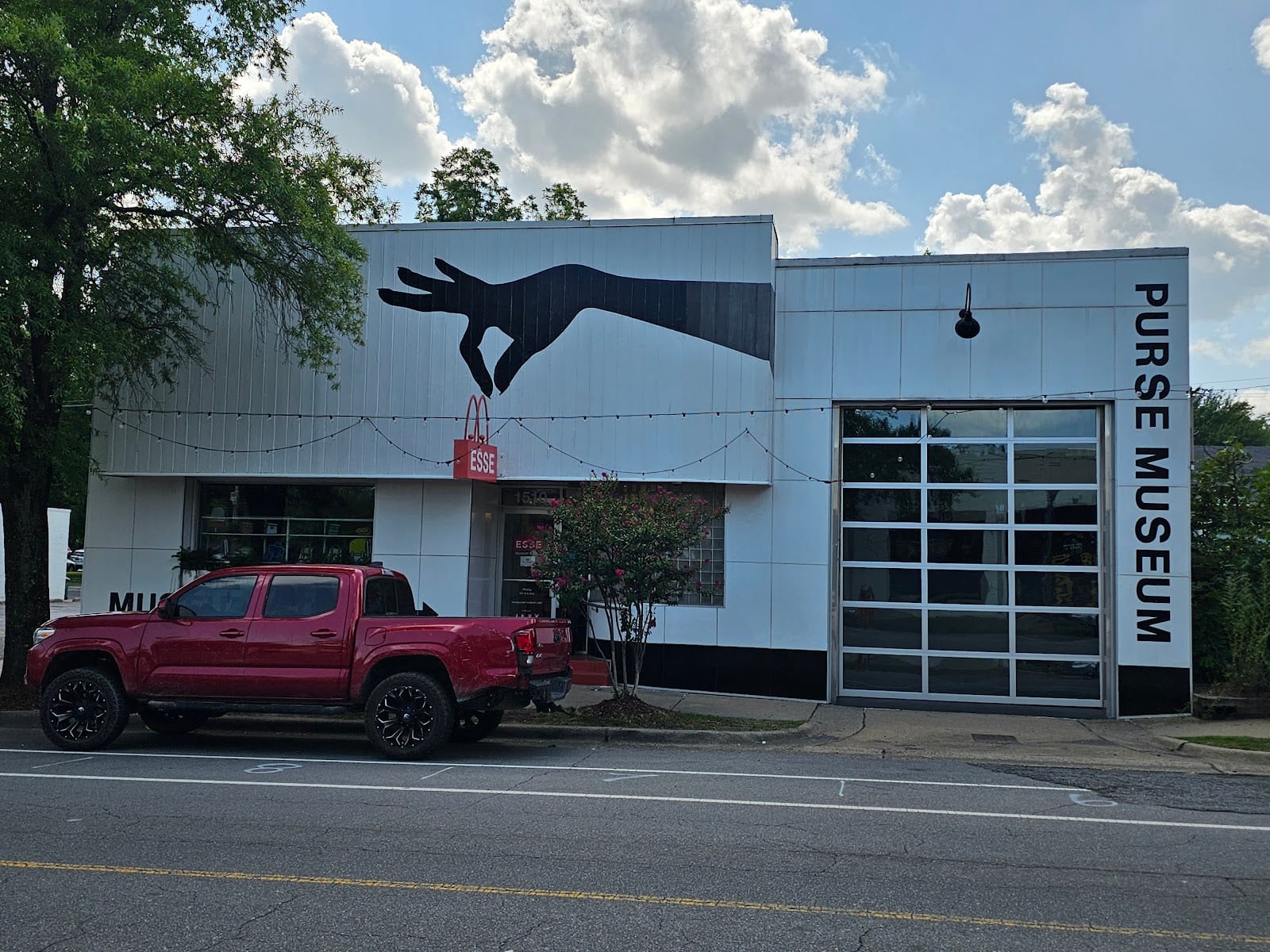 ESSE Purse Museum & Store, photo 4