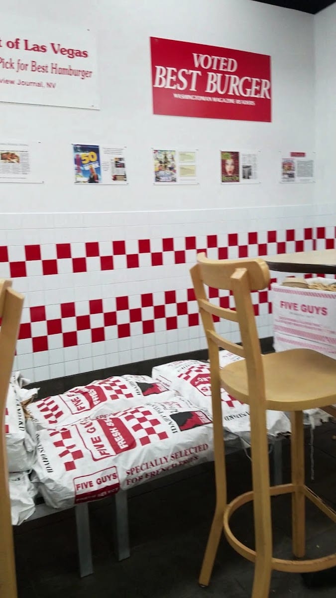 Five Guys, photo 3