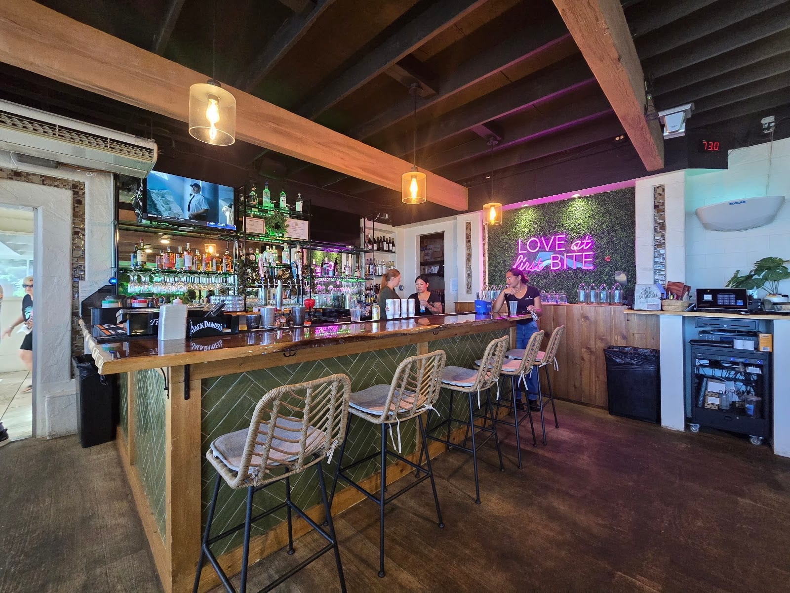 Lanterns | Restaurant and Tavern, photo 2