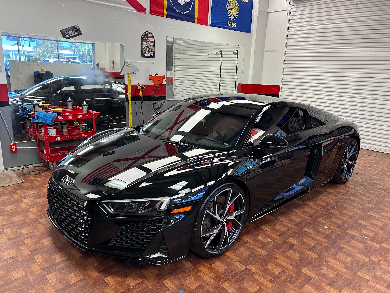 Lucid Auto Salon, photo 2