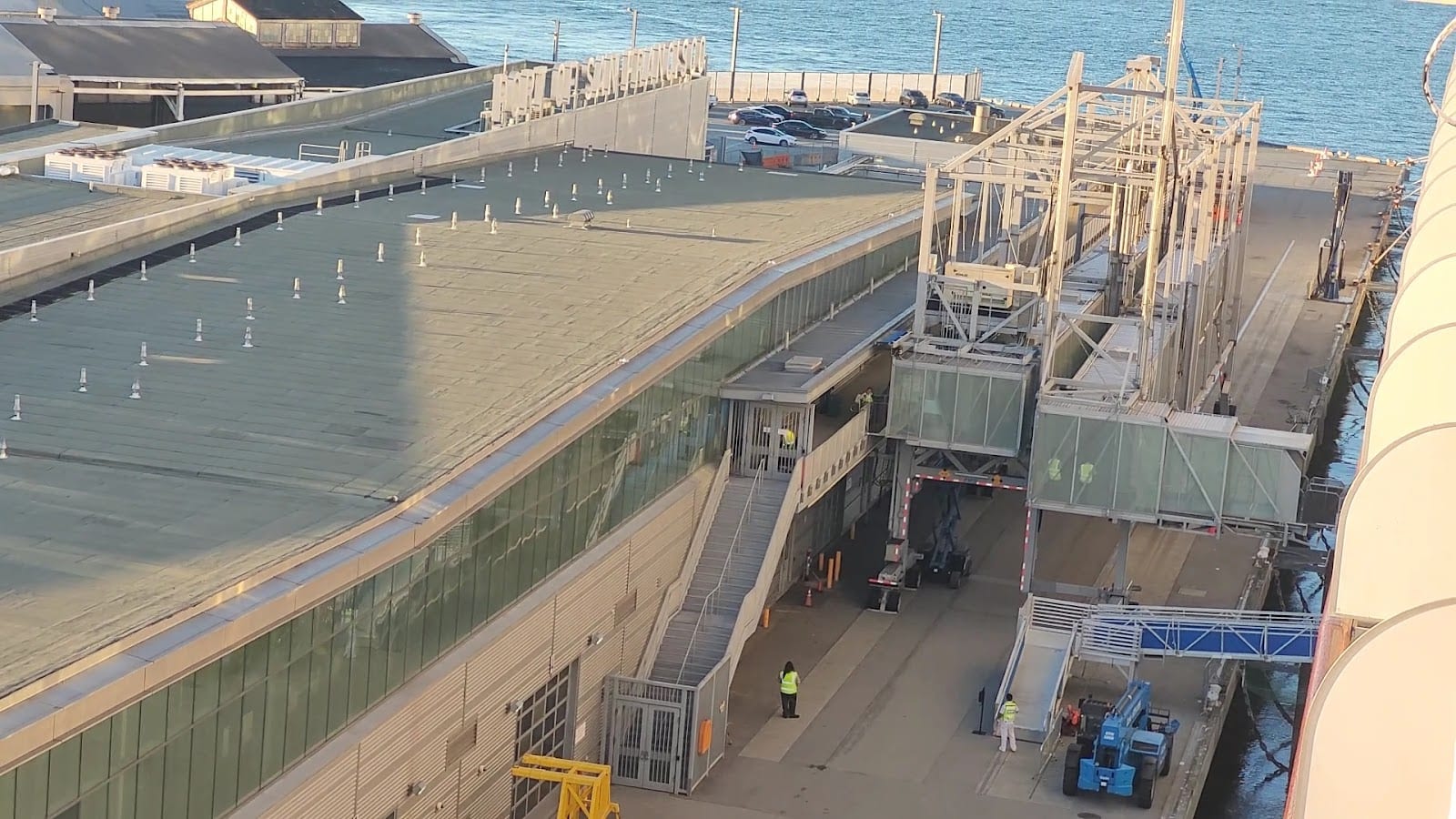 Pier 27, photo 2