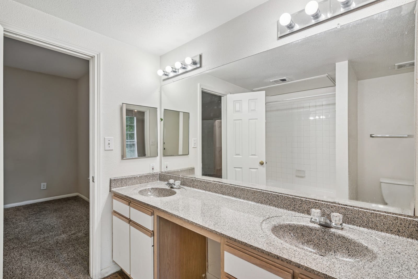 The Chelsea Apartments, photo 3