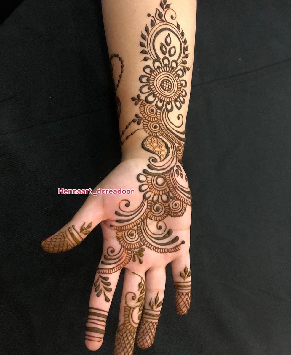 Henna and Face-painting by bhumi