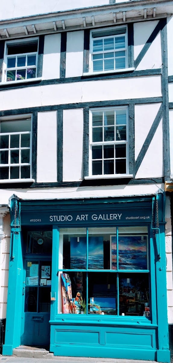 Studio Art Gallery