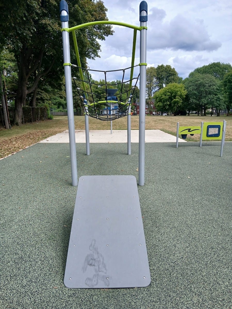 Grand Ave Park